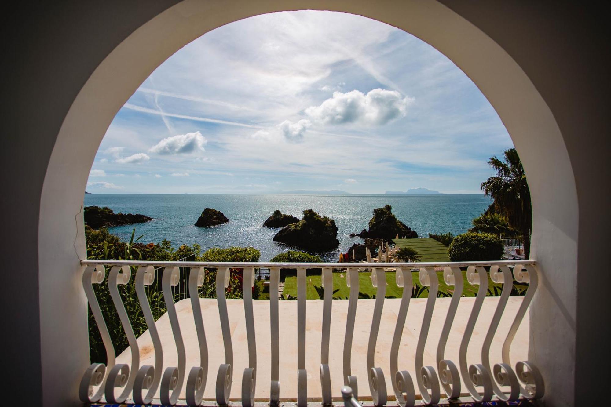 Strand Hotel Delfini Ischia Exterior photo