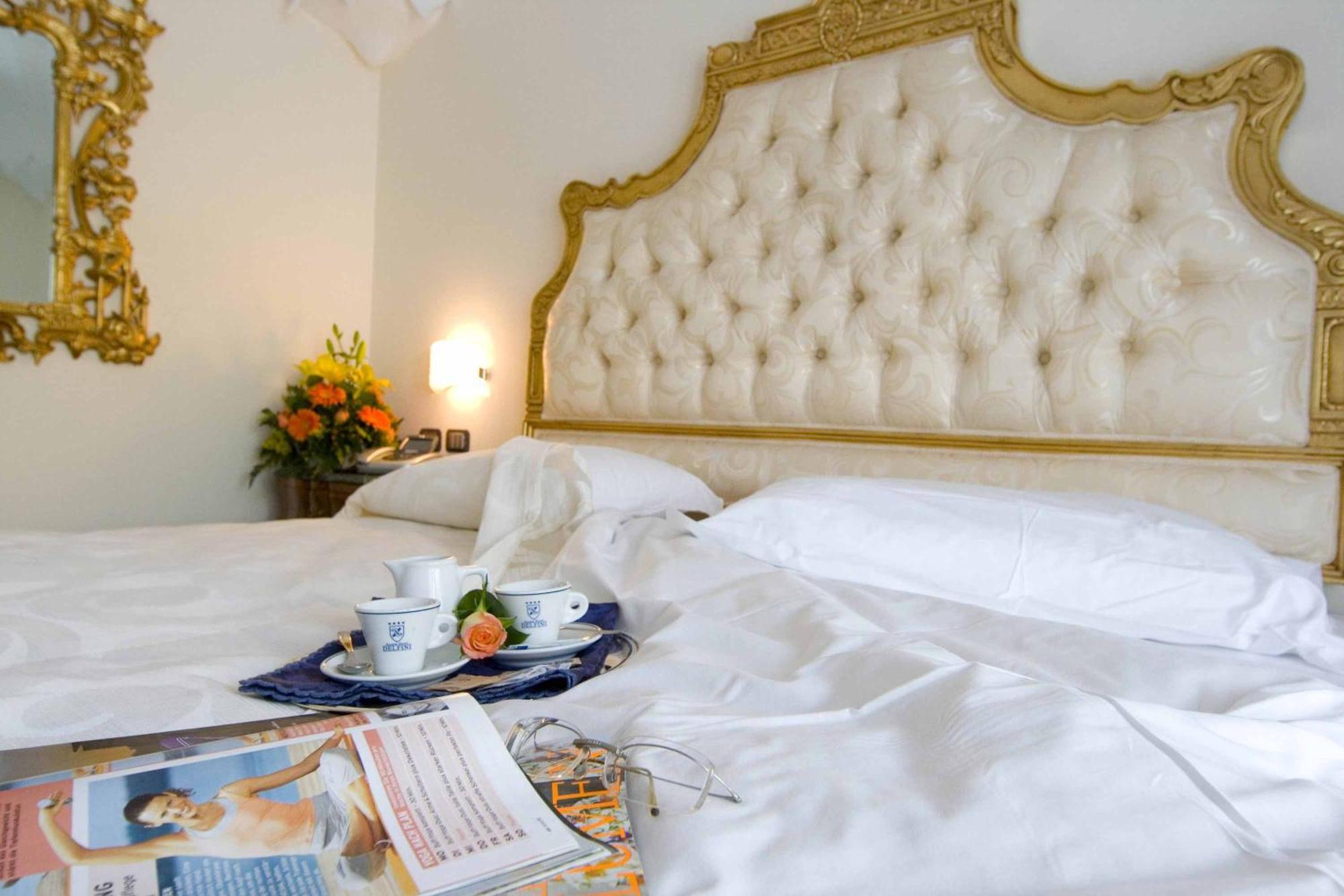Strand Hotel Delfini Ischia Exterior photo