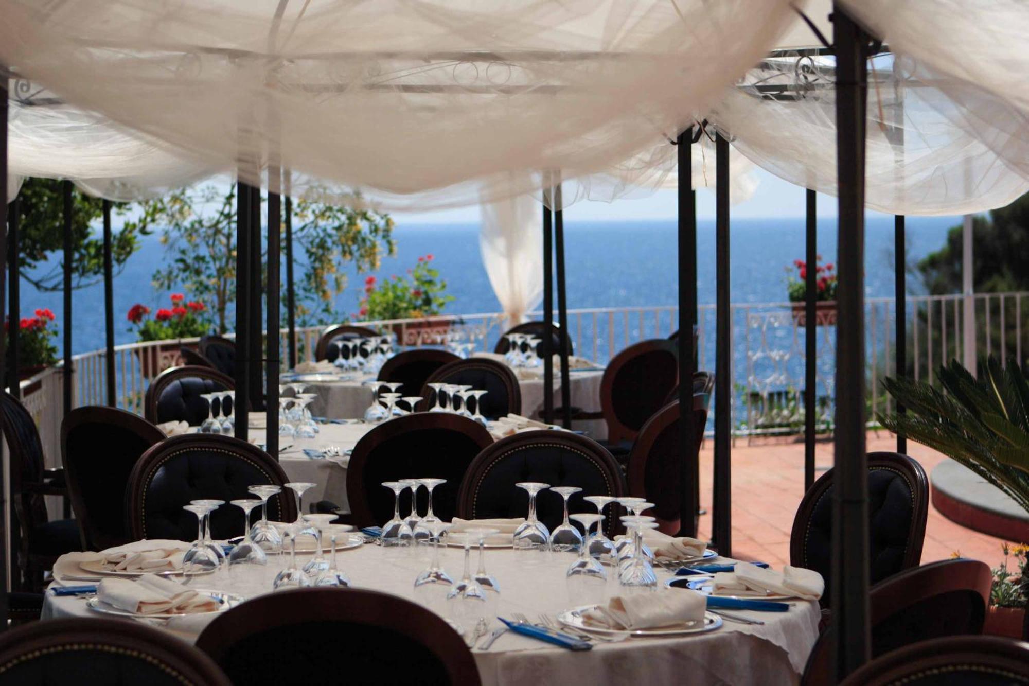 Strand Hotel Delfini Ischia Exterior photo