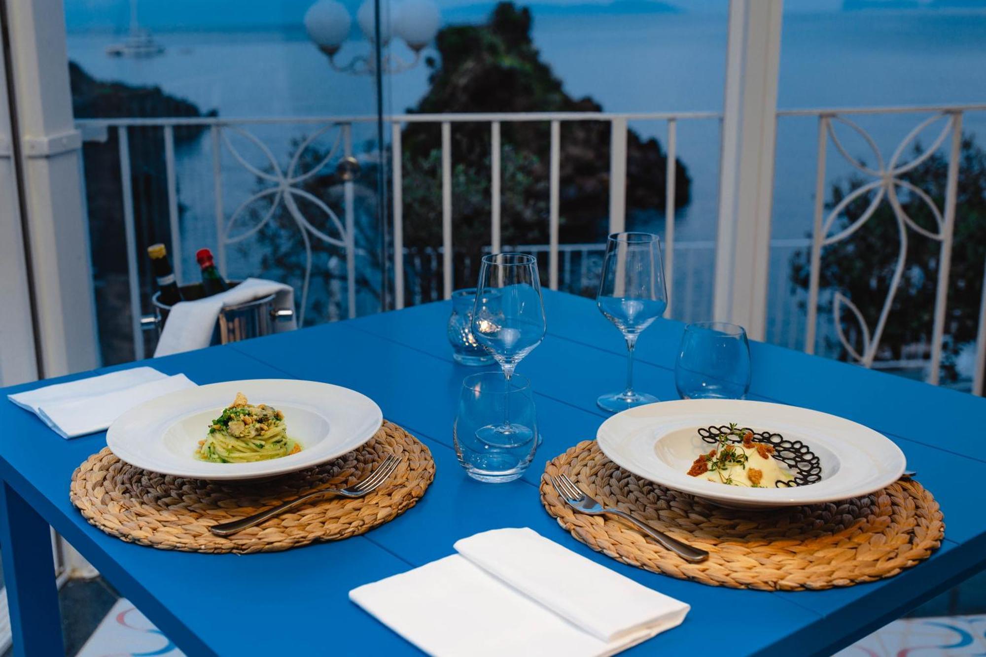 Strand Hotel Delfini Ischia Exterior photo